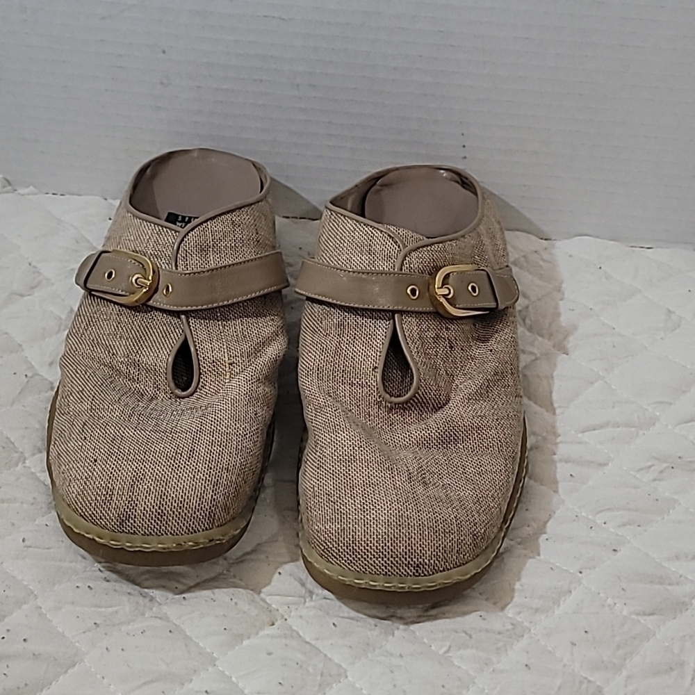 Stuart Weitzman Women's Mules Size 8 B